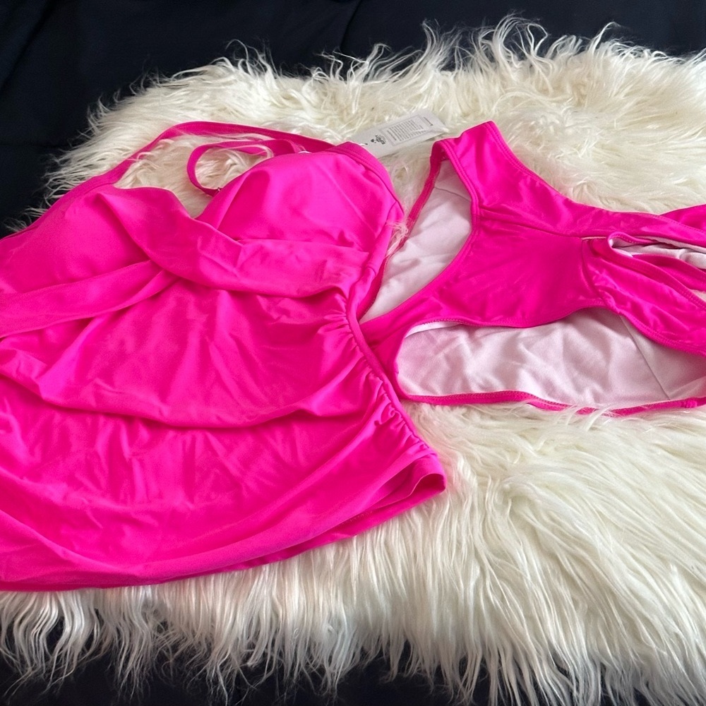 NWT 2 piece swimsuit
